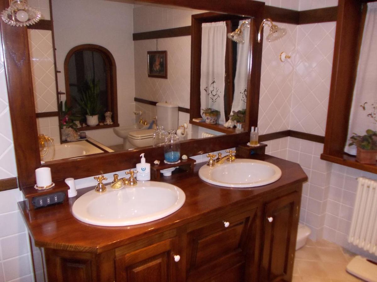 Les Hirondelles Bed and Breakfast Fenis Εξωτερικό φωτογραφία