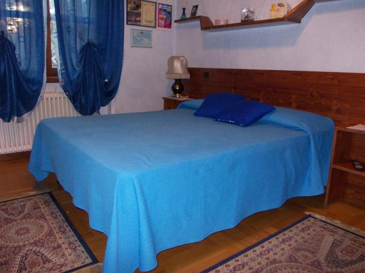 Les Hirondelles Bed and Breakfast Fenis Εξωτερικό φωτογραφία