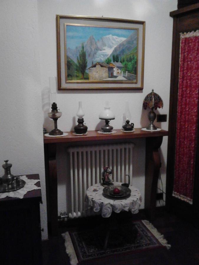 Les Hirondelles Bed and Breakfast Fenis Εξωτερικό φωτογραφία